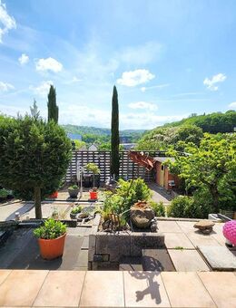 = H = FREISTEHENDES EINFAMILIENHAUS MIT ZWEI GARAGEN, TERRASSEN UND TRAUMHAFTEN WEITBLICK! = H = - Wuppertal