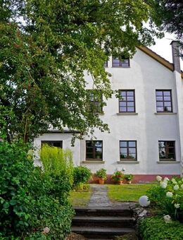 Urlaub mitten in der Stadt - Traumgrundstück mit Einfamilienhaus mitten in der Kulturstadt Weimar - Weimar