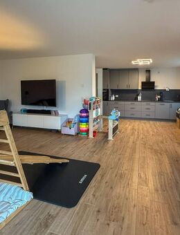 Attraktive 3-Zimmer-Gartenwohnung in Ottenhofen: Energieeffizient und Modern! - Ottenhofen