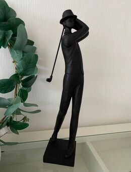 FIGUR GOLFSPIELER - Hagen (Teutoburger Wald)
