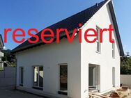 Neues 1-Familien-Haus mit Süd-West-Terrasse und 2 Garagen - Simmelsdorf