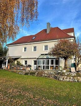 Historisches Schulhaus mit einzigartigem Flair und modernem Wohnkomfort - Nähe Landau zu verkaufen - Landau (Isar)