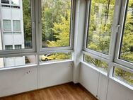 Kleines Appartement mit Loggia und Waldblick in ruhiger Lage inklusive Tiefgaragenstellplatz zu verkaufen - Weimar