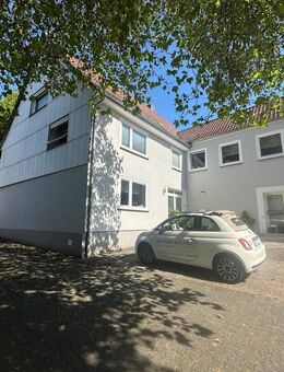 Ehemalige Fleischerei mit großer Wohnung, Hofscheune und verwunschenem Garten steht zum Verkauf! - Bad Emstal