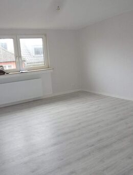 Helle moderne Dreizimmerwohnung mit Gartennutzung in ruhiger, aber zentralen Lage - Würselen