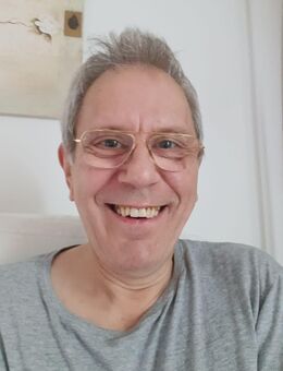 Rentner, 68, recht mittellos versucht hier, eine Frau zu finden. - Berlin