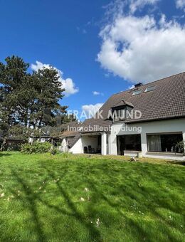 Viel Platz für Ihre Familie - Mehrgenerationenhaus mit zusätzlichem Baugrundstück in ruhiger Lage - Mönchengladbach