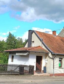 Einfamilienhaus mit Ausbaupotential im DG, in ruhiger Lage, mit Garten, Süd Terrasse und Garage im Hofbereich in Dudweiler OT - Saarbrücken