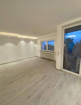 Furnished High end Apartment + Balcony + private parking - Düsseldorf