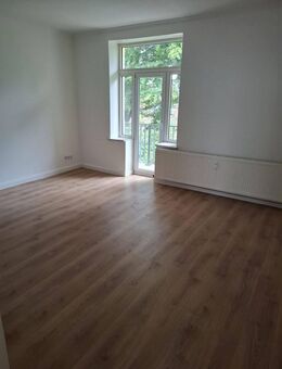 Stilvolle Erdgeschosswohnung mit Balkon + Einbauküche *Erstbezug nach Sanierung* - Flensburg