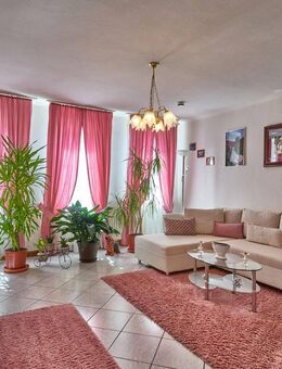 Freundliche Altbauwohnung in zentraler Lage - eine schöne Investitionsmöglichkeit - Hechingen