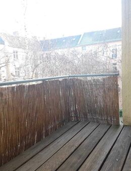 "Stylisch & Studiennah: 2-Zimmer-Wohnung mit offener Küche & Hof-Balkon" - Berlin