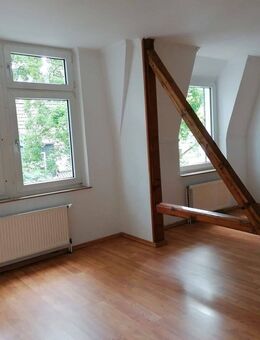 Renovierte Altbauwohnung mit 3 Zimmern, zwei Bädern und neuer Etagenheizung - in Essen-Frohnhausen - Essen