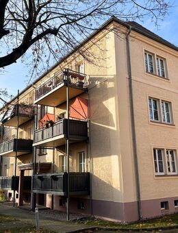 ++ Lichtdurchflutete 2-Zimmer-Wohnung mit Balkon, Vollholz-Parkett & grünem Ausblick ++ - Leipzig