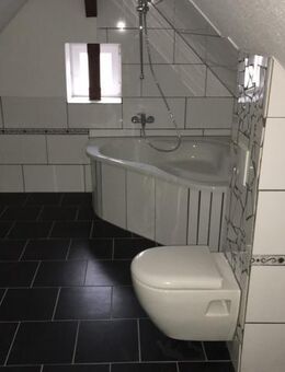 3 Zimmer Dachgeschosswohnung mit Balkon - Göttingen