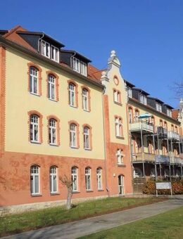 Sehr schöne, großzügige 1-Zi-Whg. im DG mit Laminat, Lift im Reußpark - Gera