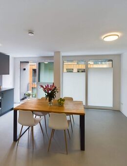 Helles + möbliertes Apartment mit Balkon in Oldenburg - ideal für Singles & Berufseinsteiger | Suite - Oldenburg