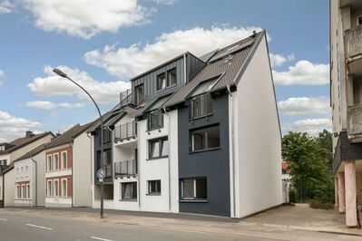 Wohnen mit Stil und Aussicht: Exklusive Dachgeschosswohnung in Köln Rath/Heumar