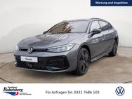 VW Passat Variant, 2.0 TDI R-Line, Jahr 2022 - Potsdam