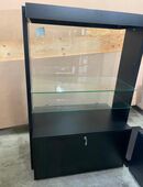 Vitrinenschrank mit Schublade schwarz je170€ in 80999