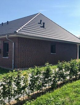 Großzügiger Vorzeigebungalow für Mieter ab 60 in Halstenbek! - Halstenbek