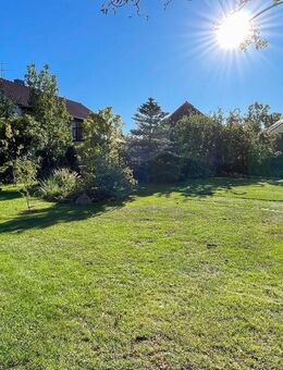 Schönes Grundstück mit Einfamilienhaus und Platz für weitere Bebauung - Berlin