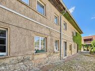 Reizvolles Zweifamilienhaus mit Entwicklungsmöglichkeiten in zentraler Lage von Frohburg - Frohburg