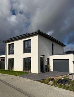 EFH in Erkelenz Neubau mit großer Garage & effizienter PV-Anlage! - Erkelenz