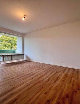 Erstbezug nach Renovierung! Wunderschöne 3-Zimmer-Wohnung mit Loggia und Tiefgaragenstellplatz - Achim