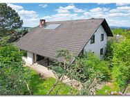 Zweifamilienhaus mit reichlich Platz in angenehmer Wohnlage - Guxhagen