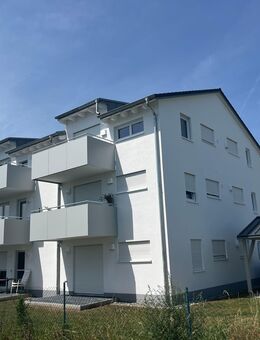 Erstbezug der Sonnendurchfluteten 4,5 Zimmerwohnung im Dachgeschoss - Deiningen