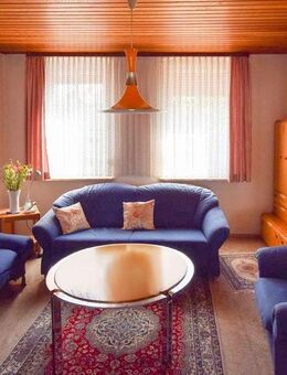 Historisches Einfamilienhaus mit Stallungen auf großzügigem Grundstück. - Schöningen