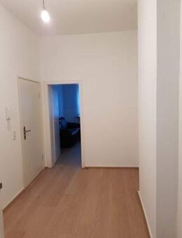 *** Kleine Wohnung mit seperatem Badezimmer im Keller*** - Wuppertal