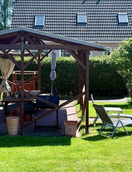 Großzügiges Haus mit Einliegerwohnung, Garten und Pool in ruhiger Lage von Karow - Berlin