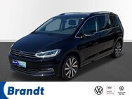 VW Touran, 1.5 TSI Highline DC, Jahr 2023 - Achim