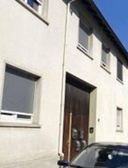 °°° MEHRFAMILIENHAUS MIT 4 WOHNUNGEN, 3 GARAGEN, GARTEN UND AUSBAUPOTENZIAL °°° - Dettenheim