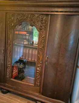 Antiker Wohnzimmerschrank - Hamburg