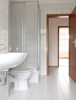 Wir sanieren für Sie - 2 Raum Wohnung mit Balkon und Dusche - Chemnitz