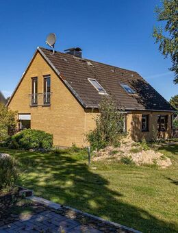 Einfamilienhaus mit Einliegerwohnung in ruhiger Feldrandlage von Steinbergkirche - Steinbergkirche