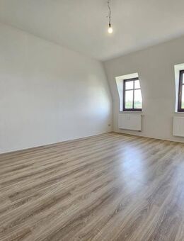 Schön geschnittene 4-Zimmer Wohnung im Dachgeschoss - Chemnitz