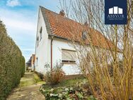 Charmantes Eckgrundstück mit großem Garten, vielseitigem Nebengebäude & Modernisierungspotenzial - Düsseldorf