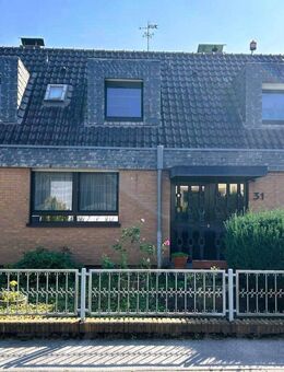 VIEL PLATZ INNEN UND AUSSEN - 4 PARTEIEN IN EINEM HAUS, GROSSES GRUNDSTÜCK IN TOLLER LAGE! - Meerbusch