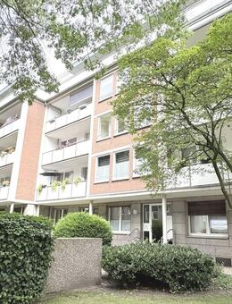 Krefeld-Bismarckviertel: 4-Zimmerwohnung mit zwei Loggien und zwei Tiefgaragenstellplätzen - Krefeld