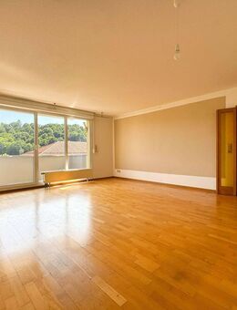 Schöne 2-Zimmer-Wohnung mit Balkon und Einbauküche in beliebter Lage am Kieselhumes - Saarbrücken
