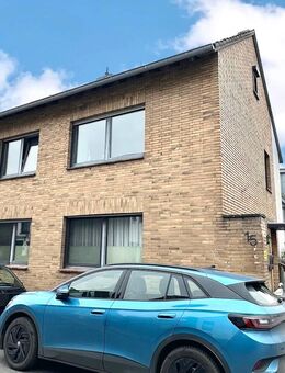 Gepflegtes Zweifamilienhaus in gefragter Wohnlage - Neuss