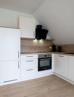 Moderne Dachgeschoss Wohnung in Moordorf - Südbrookmerland