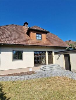 freistehendes Einfamilienhaus, mit schönen, eingewachsenen Garten in guter Lage in Lichtenfels zur Vermietung! - Lichtenfels (Bayern)