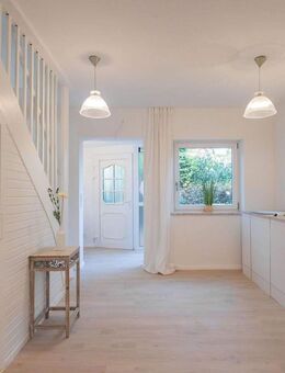 Lichtdurchflutetes Reihenhaus mit Garage & Garten in Bramfeld - Hamburg