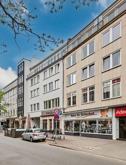 3-Zimmerwohnung mit Einbauküche und modernem Badezimmer mit Fenster - Hannover