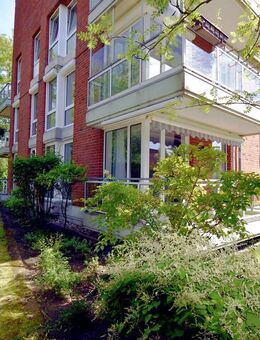 Moderne, sonnige 3-Zimmer-Wohnung mit separatem Hobbyraum und Balkon - Wedel